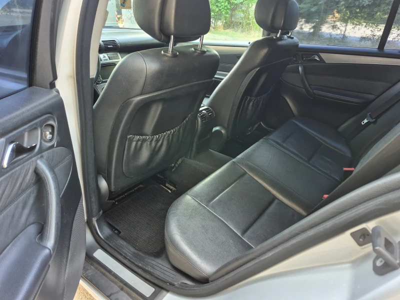 Mercedes-Benz C 220 Фейслифт  Навигация AMG, снимка 9 - Автомобили и джипове - 51843280