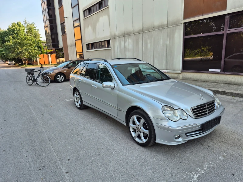 Mercedes-Benz C 220 Фейслифт  Навигация AMG, снимка 2 - Автомобили и джипове - 51843280