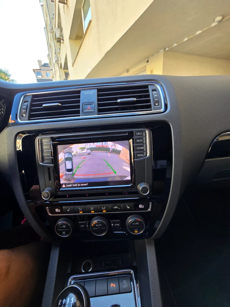 VW Jetta 2.0 TDI, снимка 8 - Автомобили и джипове - 51310826