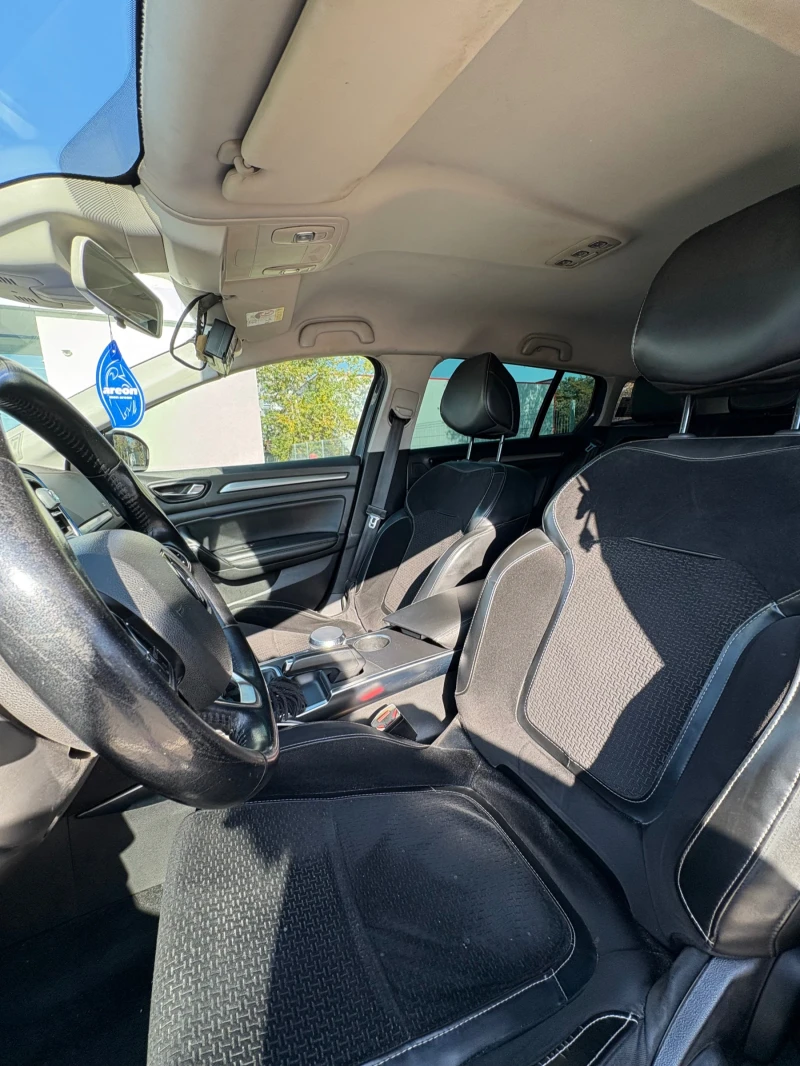 Renault Megane, снимка 10 - Автомобили и джипове - 52262142