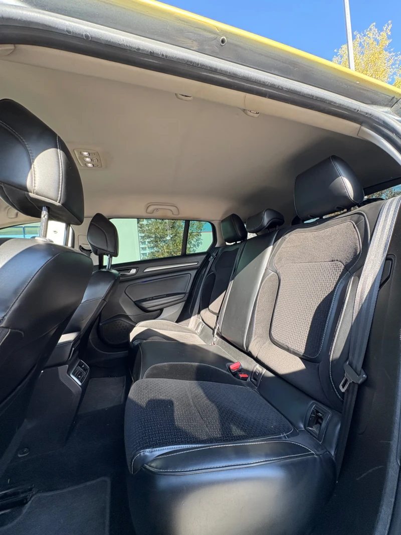 Renault Megane, снимка 11 - Автомобили и джипове - 52262142