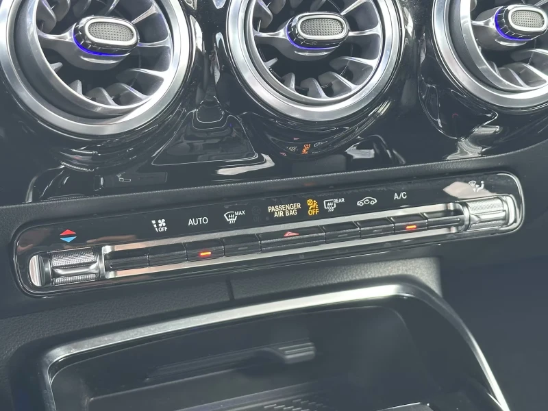 Mercedes-Benz A45 AMG S/4MATIC+ /421HP/CARPLAY/ACC/L.ASS/VCONTROL/964f, снимка 13 - Автомобили и джипове - 52708405