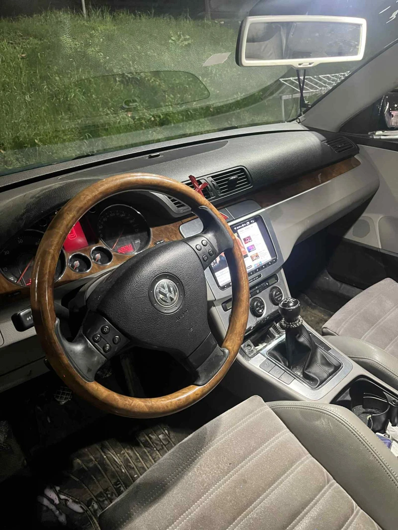VW Passat 8 кпанов, снимка 4 - Автомобили и джипове - 52819174
