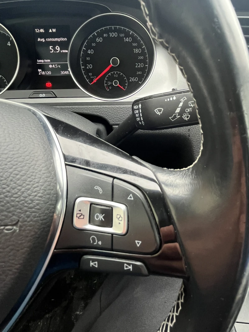 VW Golf Variant 1.6 TDI 110, снимка 15 - Автомобили и джипове - 53258816