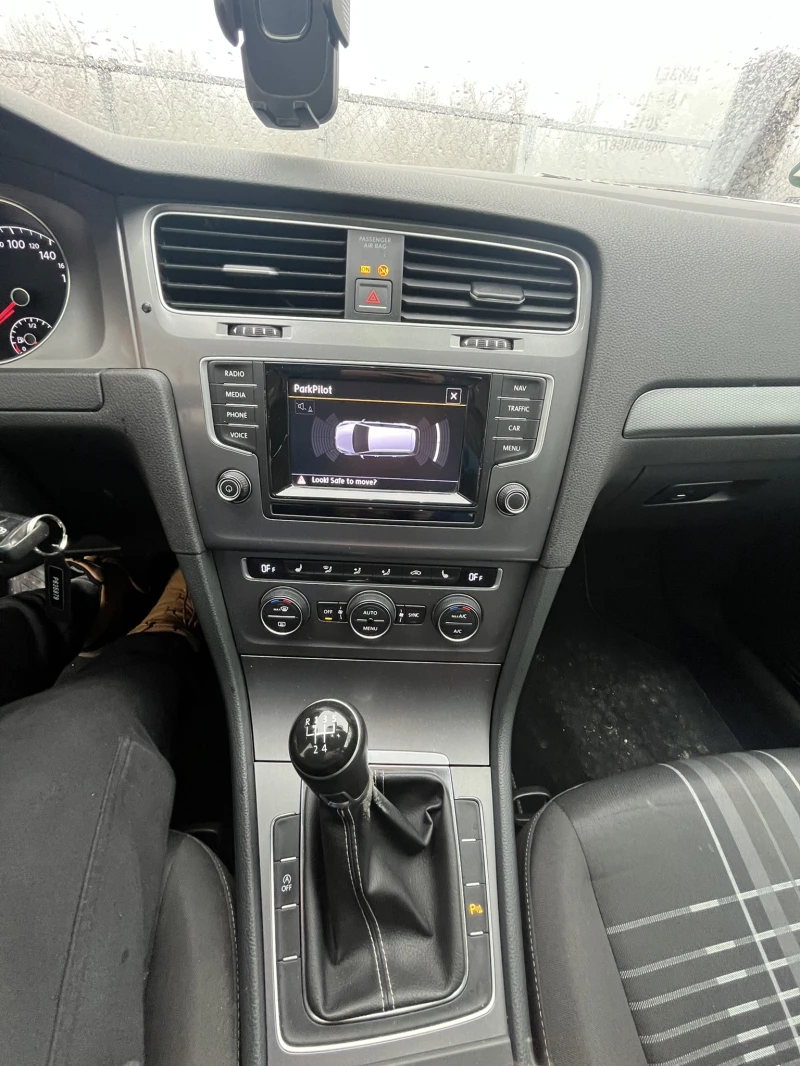 VW Golf Variant 1.6 TDI 110, снимка 11 - Автомобили и джипове - 53258816