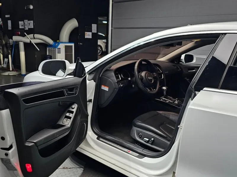 Audi A5 2.0L  TDI QUATTRO, снимка 9 - Автомобили и джипове - 54723816