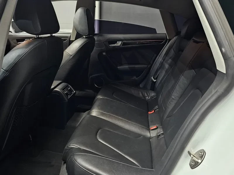Audi A5 2.0L  TDI QUATTRO, снимка 10 - Автомобили и джипове - 54723816