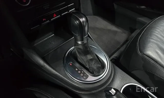 VW Beetle 2.0 TDI Premium* Люк* Подгрев, снимка 9 - Автомобили и джипове - 56688032
