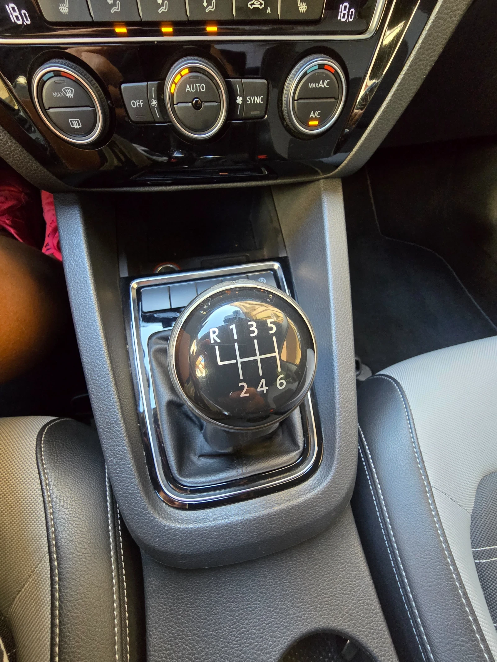 VW Jetta 2.0 TDI - изображение 9