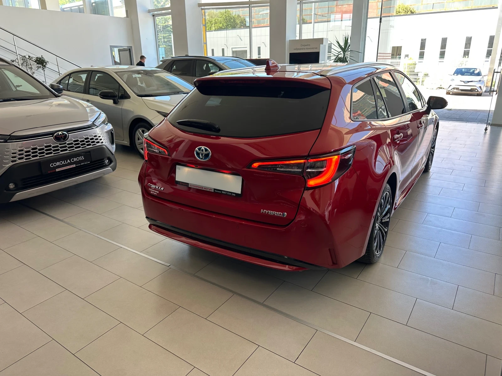 Toyota Corolla 1.8 Hybrid - изображение 5