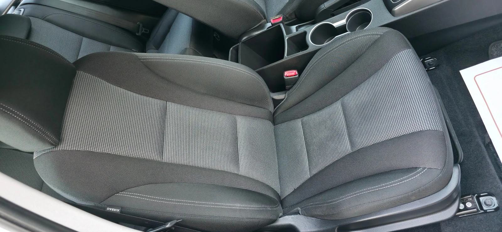 Hyundai I30 1.4i * СЕРВИЗНА ИСТОРИЯ* * ШВЕЙЦАРИЯ*  - изображение 10