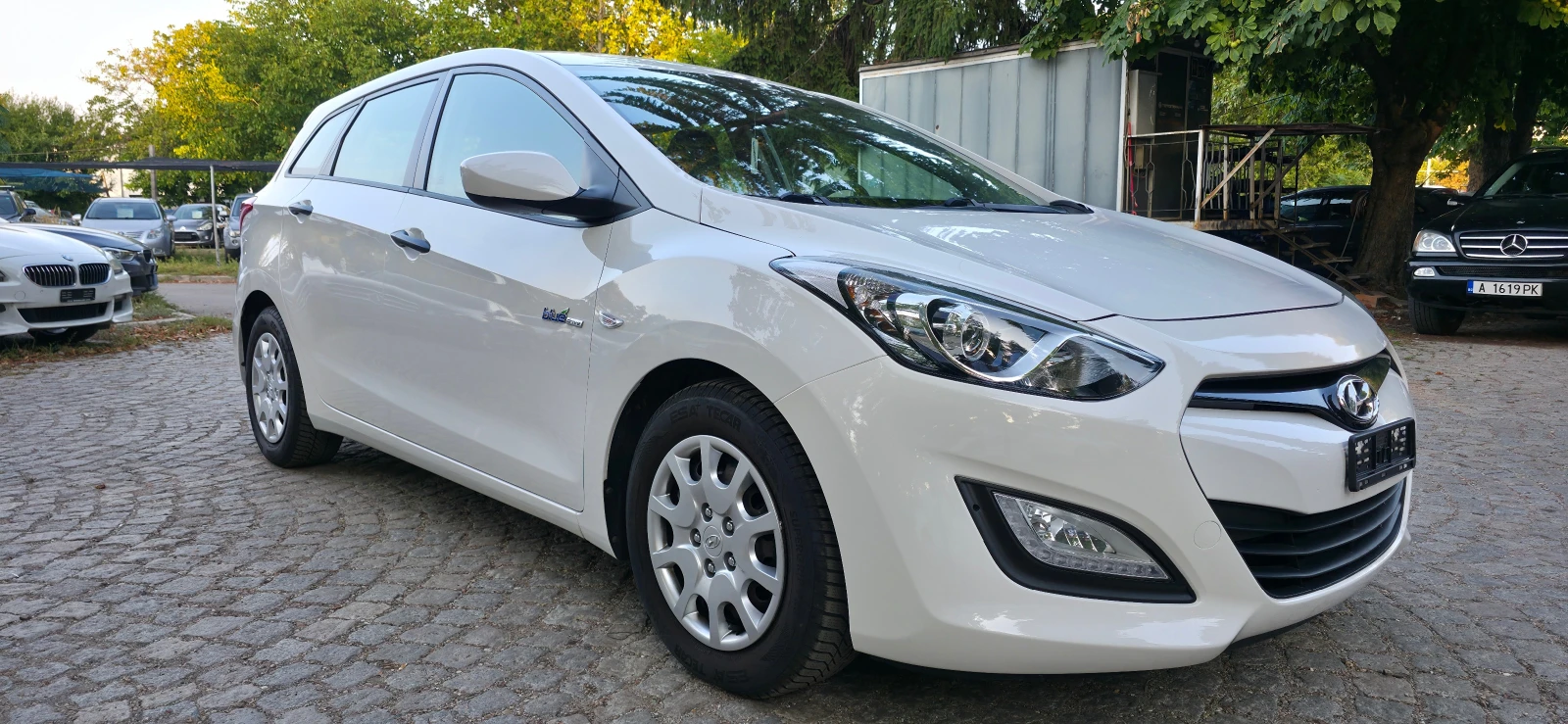 Hyundai I30 1.4i * СЕРВИЗНА ИСТОРИЯ* * ШВЕЙЦАРИЯ*  - изображение 3