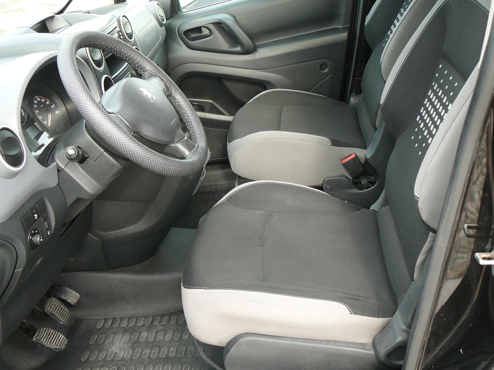 Peugeot Partner 1.6 hdi Клима  - изображение 9