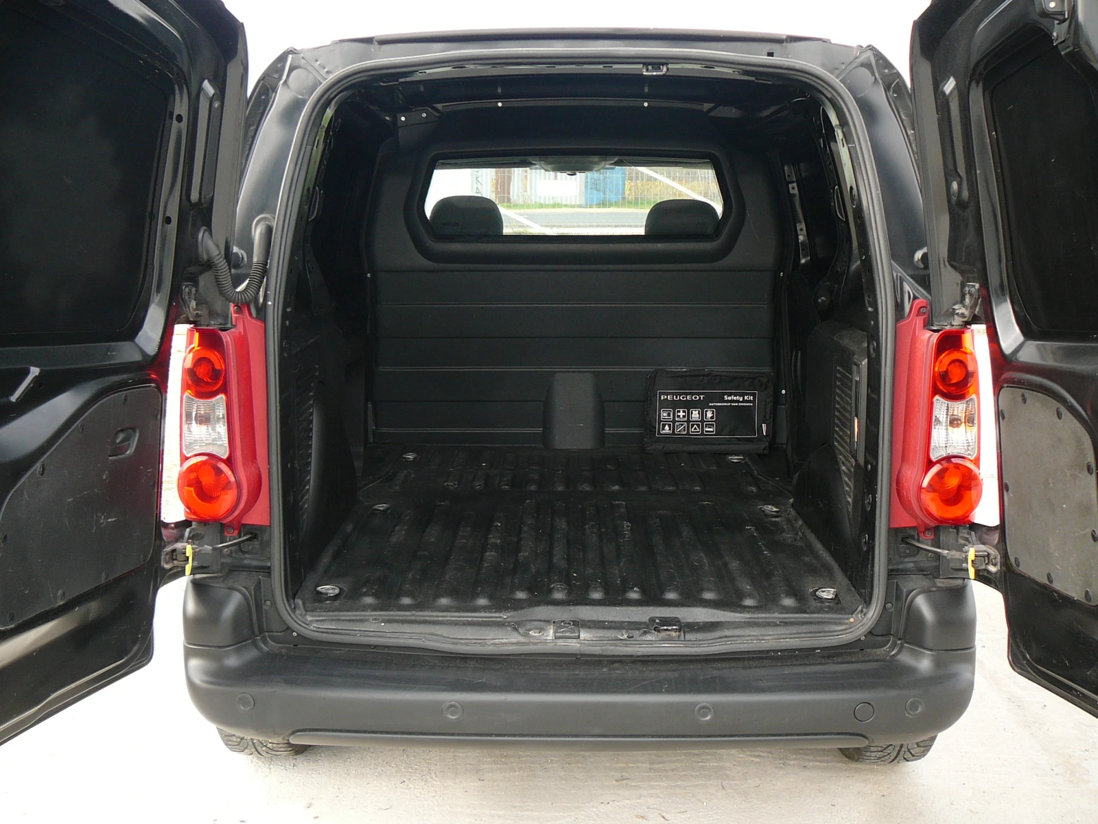 Peugeot Partner 1.6 hdi Клима  - изображение 7