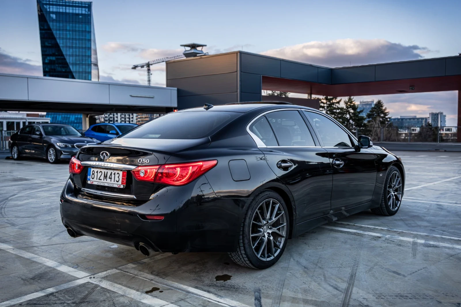 Infiniti Q50 3.7 RWD
