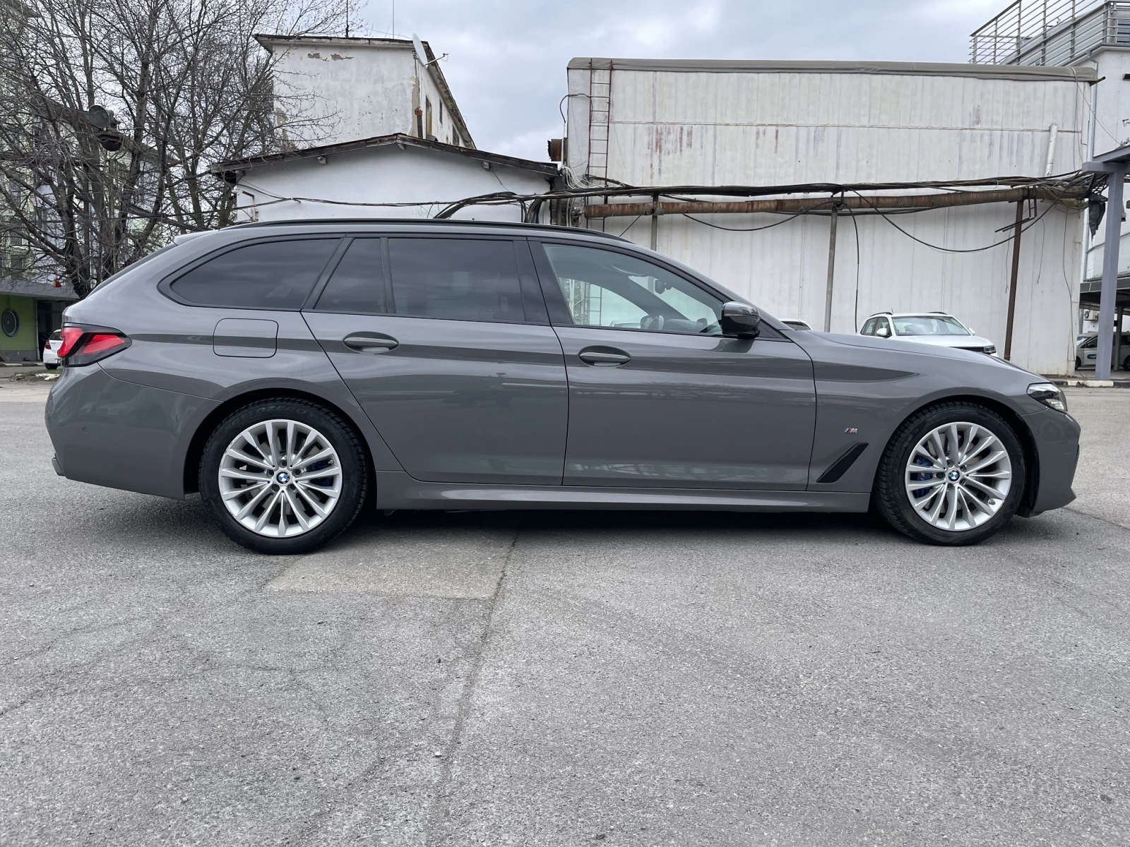 BMW 530 M-pack/X DRIVE/HYBRID, снимка 5 - Автомобили и джипове - 53912732