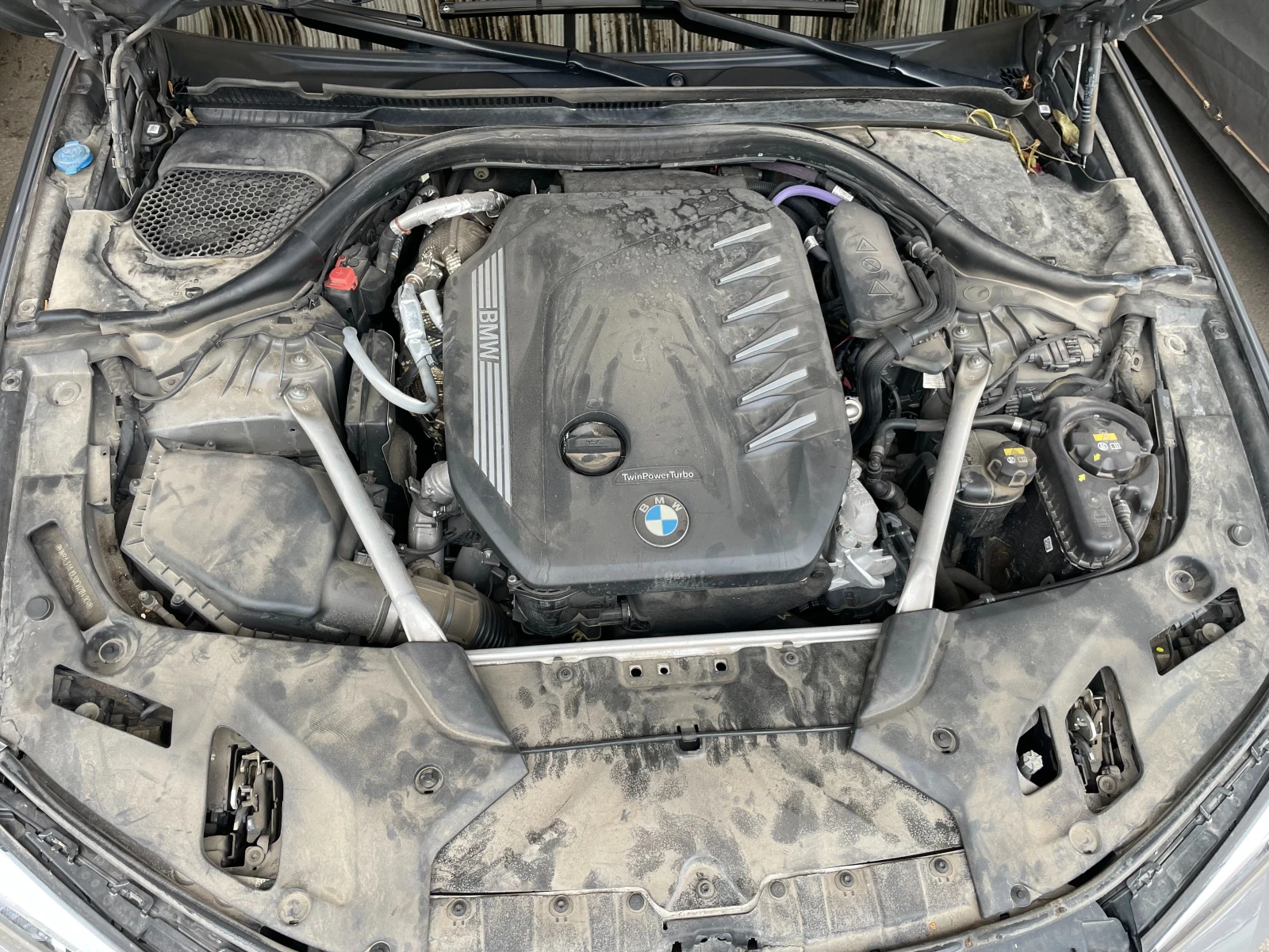 BMW 530 M-pack/X DRIVE/HYBRID, снимка 17 - Автомобили и джипове - 53912732