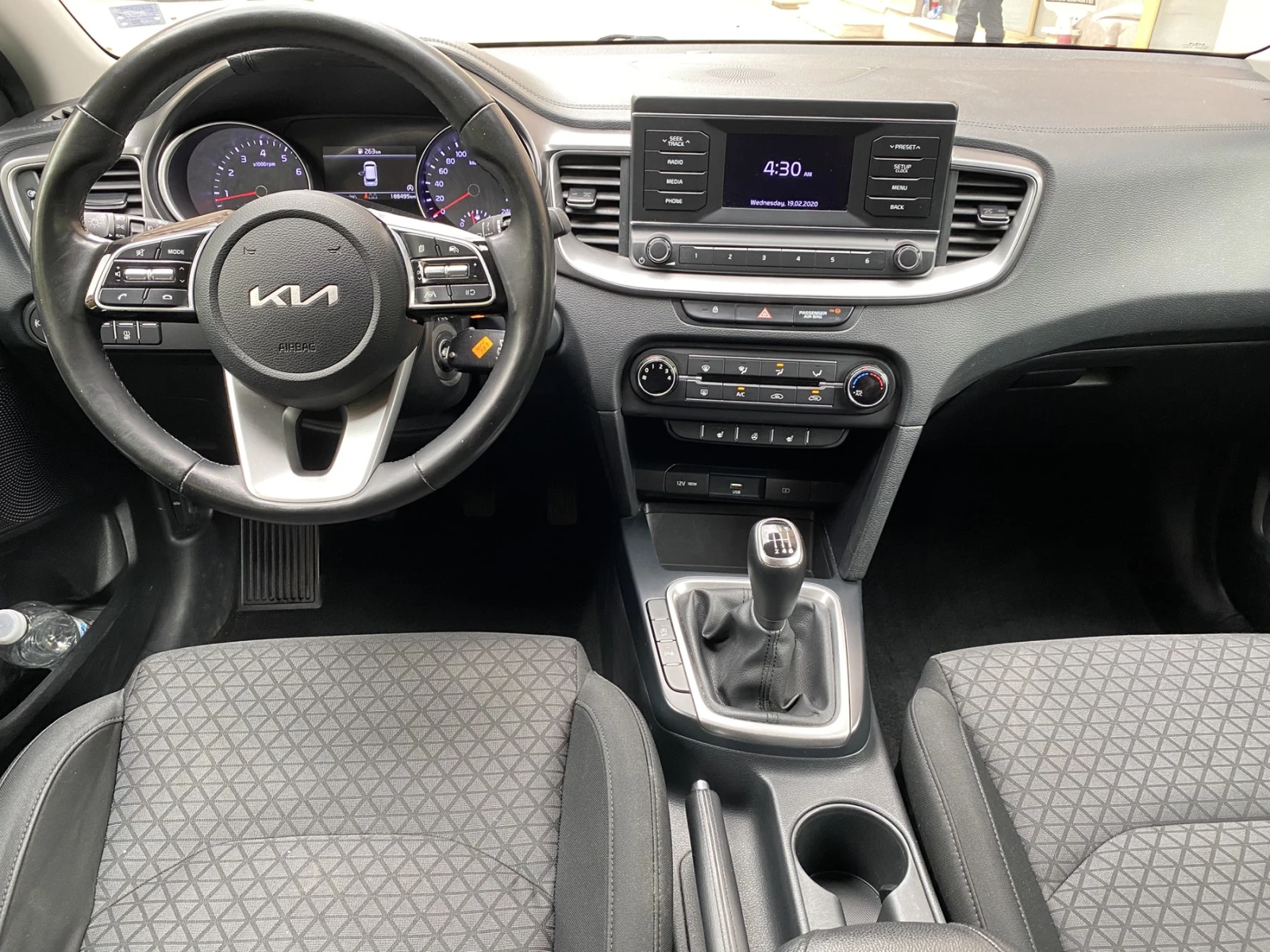 Kia Ceed 1.5 T-GDI/ 160кс./ Fresh/ SW, снимка 9 - Автомобили и джипове - 54401254