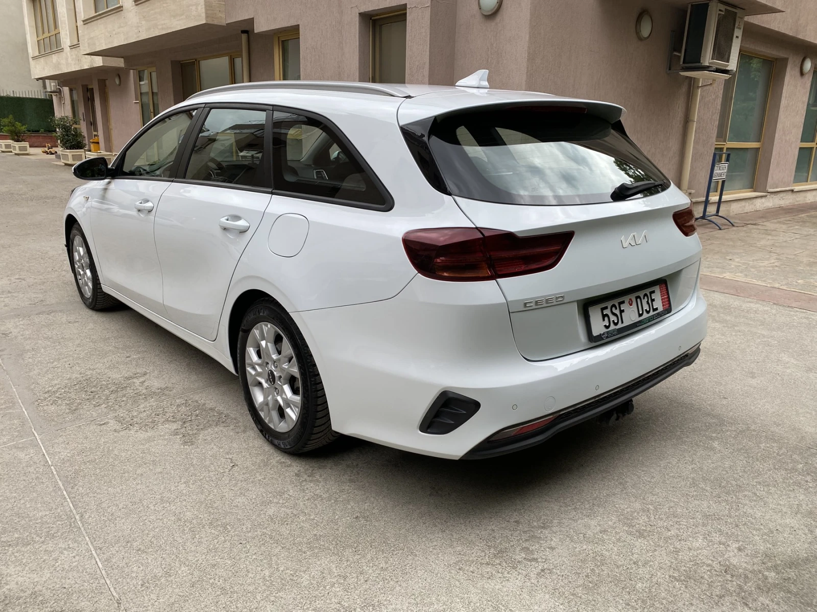 Kia Ceed 1.5 T-GDI/ 160кс./ Fresh/ SW, снимка 7 - Автомобили и джипове - 54401254