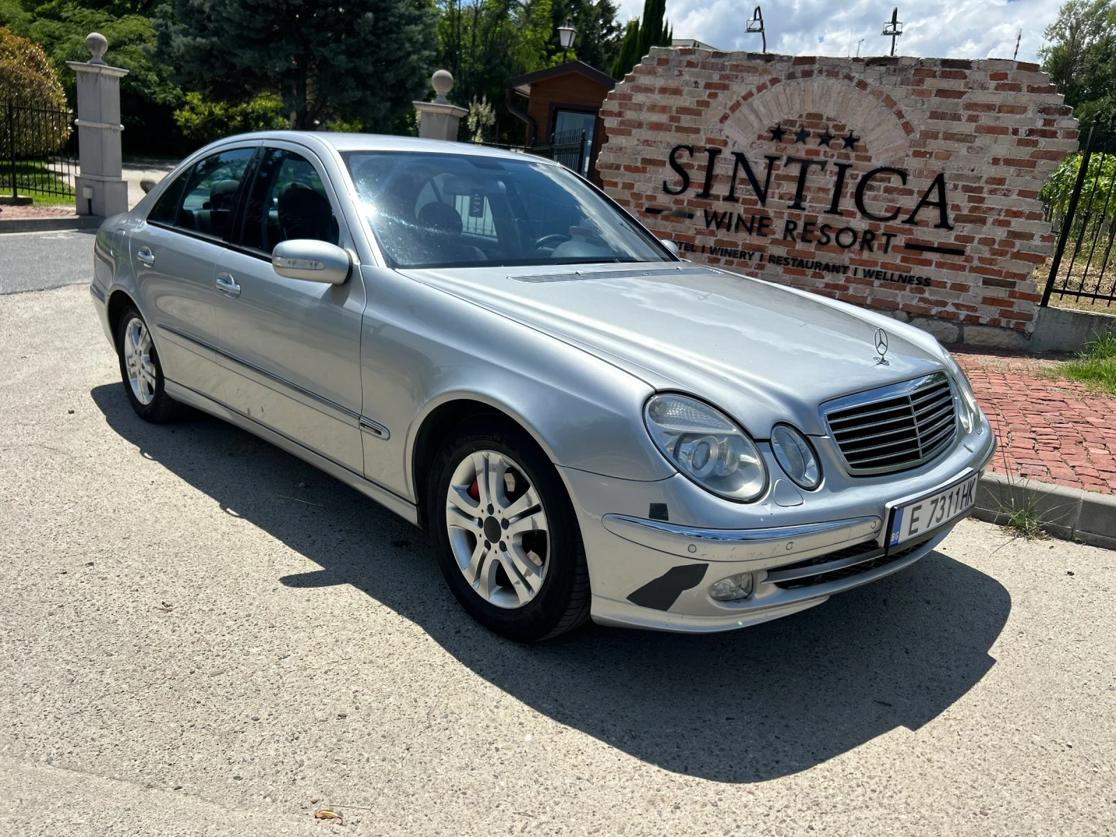 Mercedes-Benz E 220 CDI Avantgarde , снимка 11 - Автомобили и джипове - 54778898