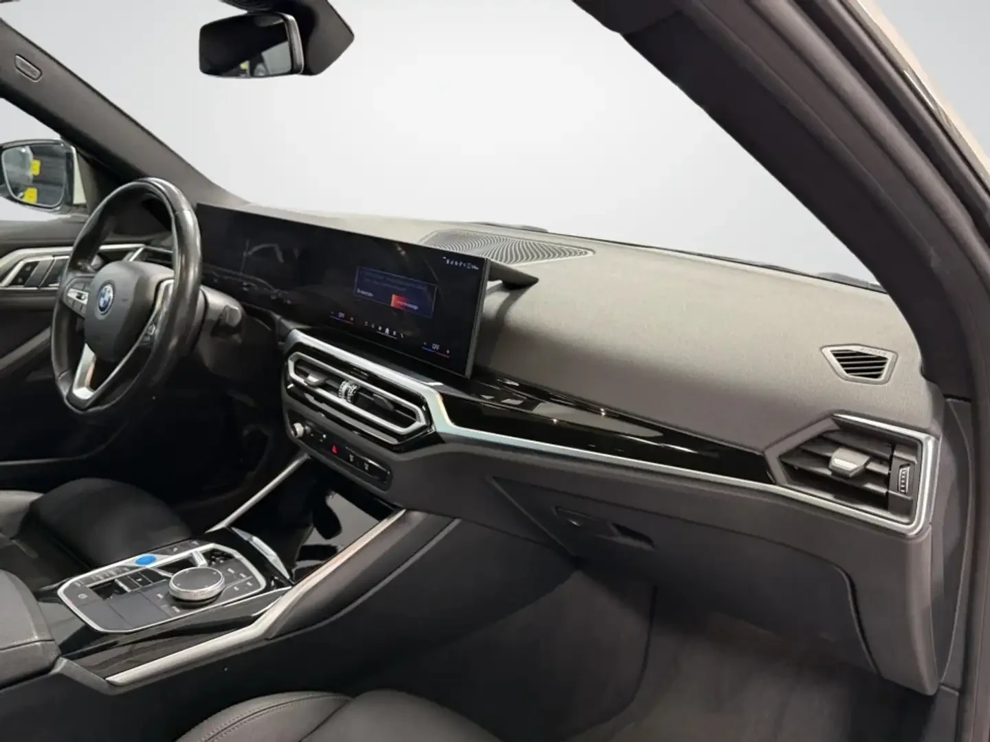 BMW i4 * eDrive35* pano* подгрев* ЛИЗИНГ* , снимка 13 - Автомобили и джипове - 56127146