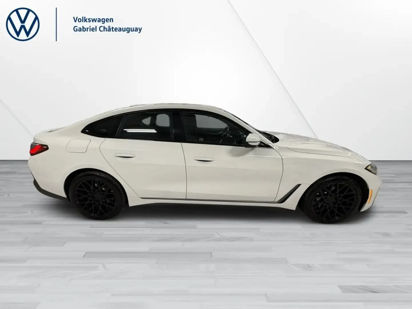 BMW i4 * eDrive35* pano* подгрев* ЛИЗИНГ* , снимка 4 - Автомобили и джипове - 56127146