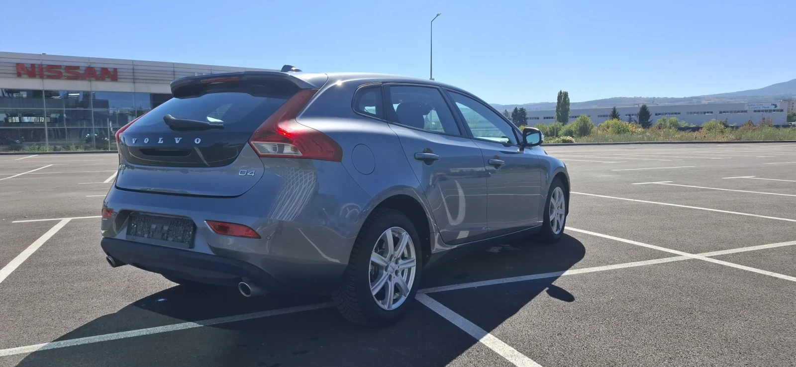 Volvo V40 D4, снимка 7 - Автомобили и джипове - 56251153