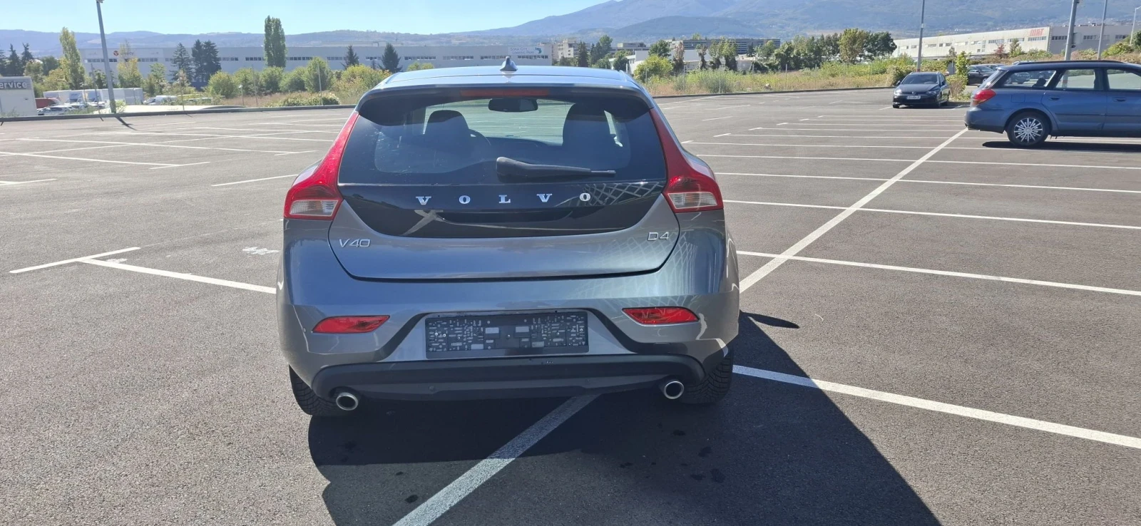 Volvo V40 D4, снимка 8 - Автомобили и джипове - 56251153