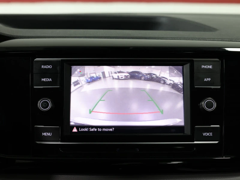 VW Tiguan  Taos Trendline 4Motion АвтоКредит* (ЦЕНА ДО БГ), снимка 13 - Автомобили и джипове - 52598272