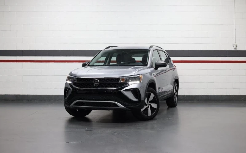 VW Tiguan  Taos Trendline 4Motion АвтоКредит* (ЦЕНА ДО БГ), снимка 5 - Автомобили и джипове - 52598272