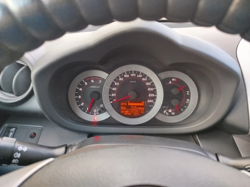 Toyota Rav4 D-4D 2.2 136, снимка 10 - Автомобили и джипове - 52921724