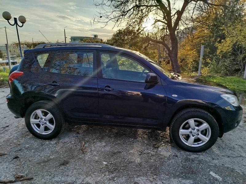 Toyota Rav4 D-4D 2.2 136, снимка 4 - Автомобили и джипове - 52921724