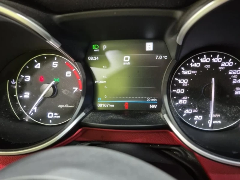 Alfa Romeo Stelvio * TI SPORT * CARFAX * , снимка 10 - Автомобили и джипове - 53027546