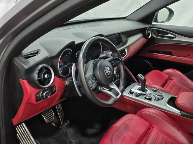 Alfa Romeo Stelvio * TI SPORT * CARFAX * , снимка 9 - Автомобили и джипове - 53027546