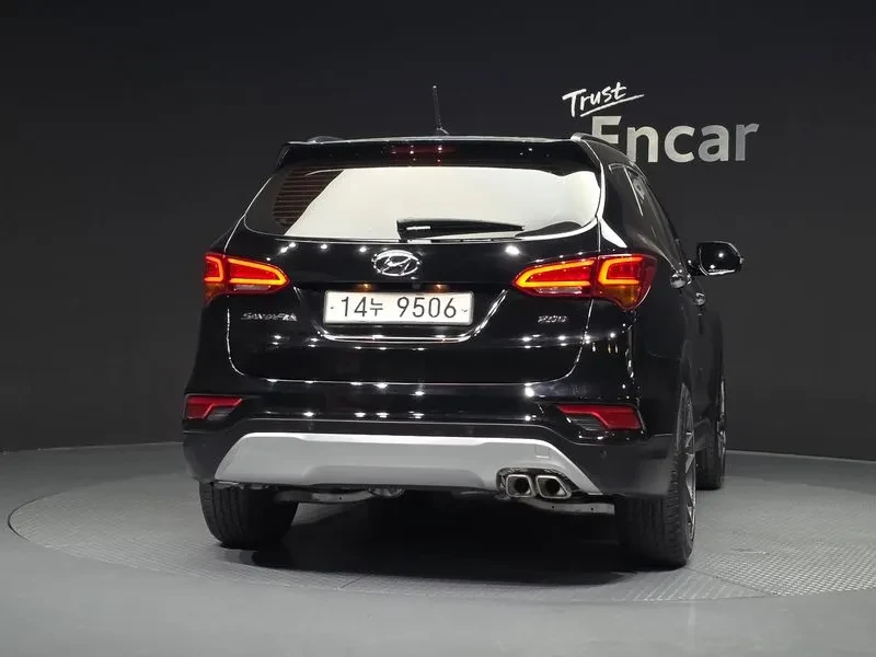 Hyundai Santa fe 2.0, снимка 4 - Автомобили и джипове - 54255495