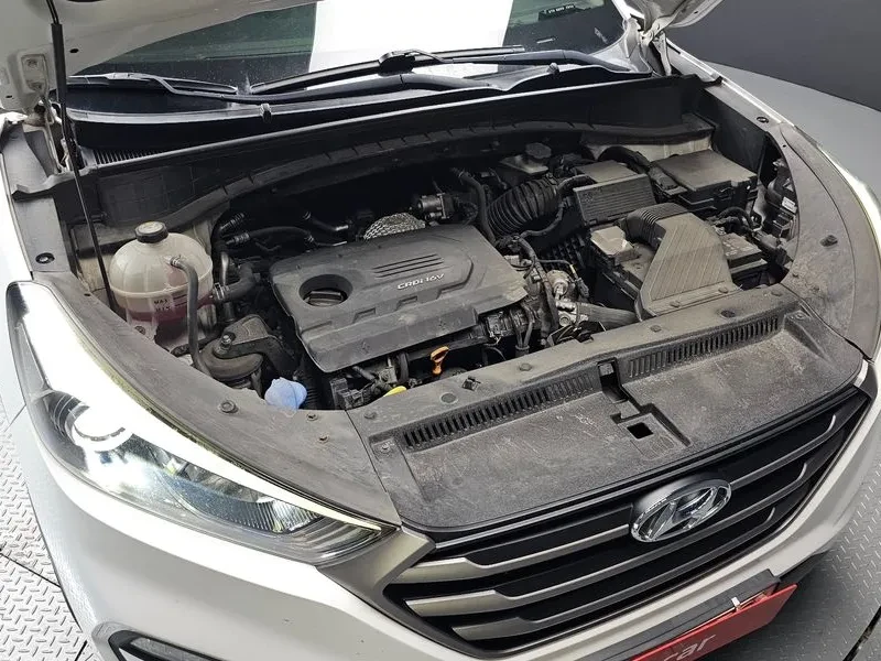 Hyundai Tucson 1.7 2WD STYLE, снимка 6 - Автомобили и джипове - 55733120