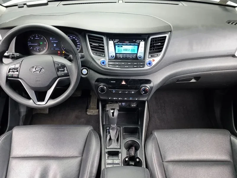 Hyundai Tucson 1.7 2WD STYLE, снимка 7 - Автомобили и джипове - 55733120