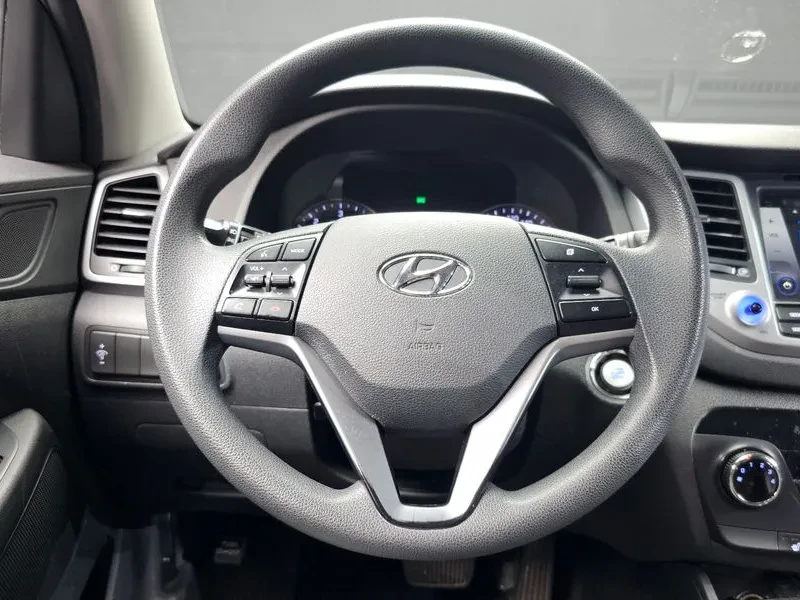 Hyundai Tucson 1.7 2WD STYLE, снимка 13 - Автомобили и джипове - 55733120
