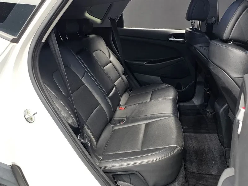 Hyundai Tucson 1.7 2WD STYLE, снимка 11 - Автомобили и джипове - 55733120
