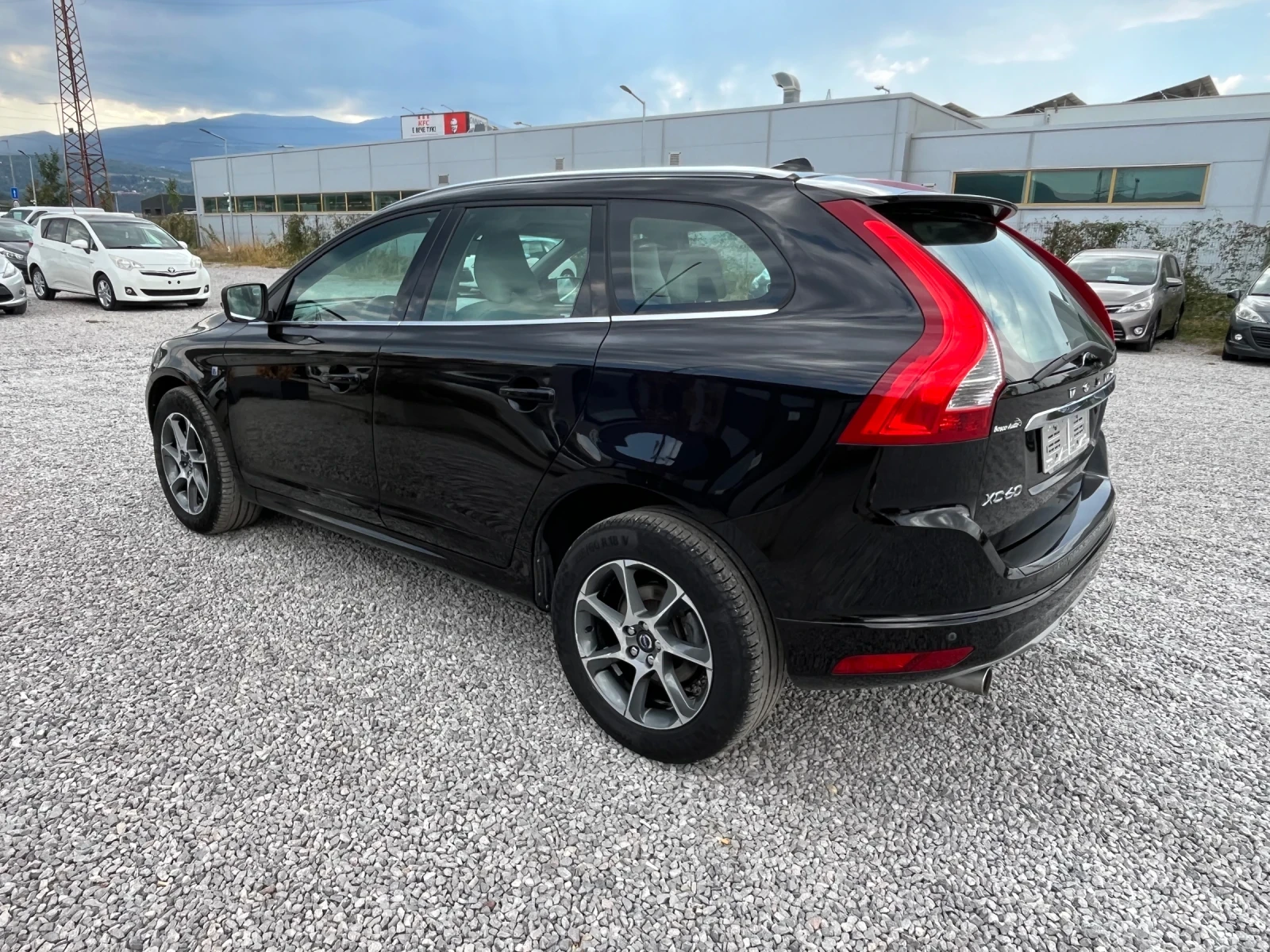 Volvo XC60 2.0D3-150k.c. 4WD  OCEAN RACE  - изображение 4