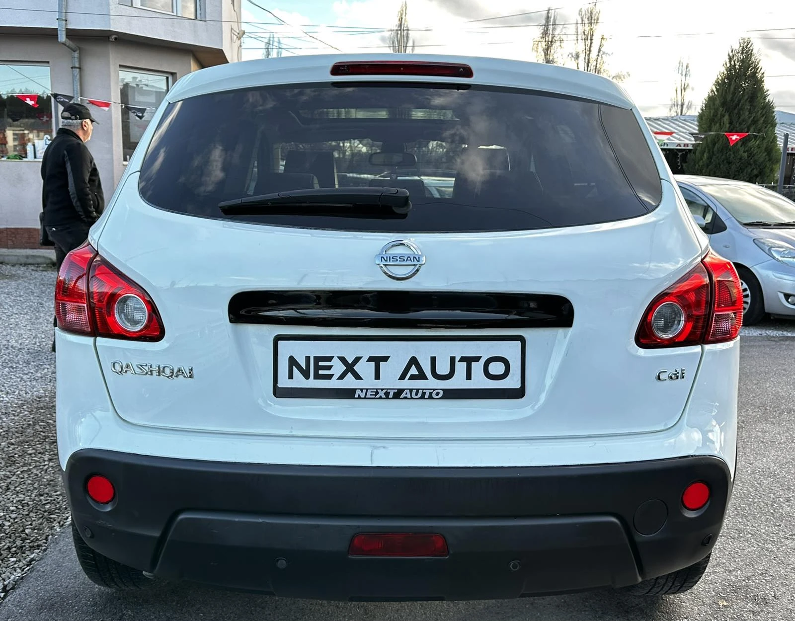 Nissan Qashqai 2.0D 150HP 4X4 PANO KEYLESS КОЖА  - изображение 6