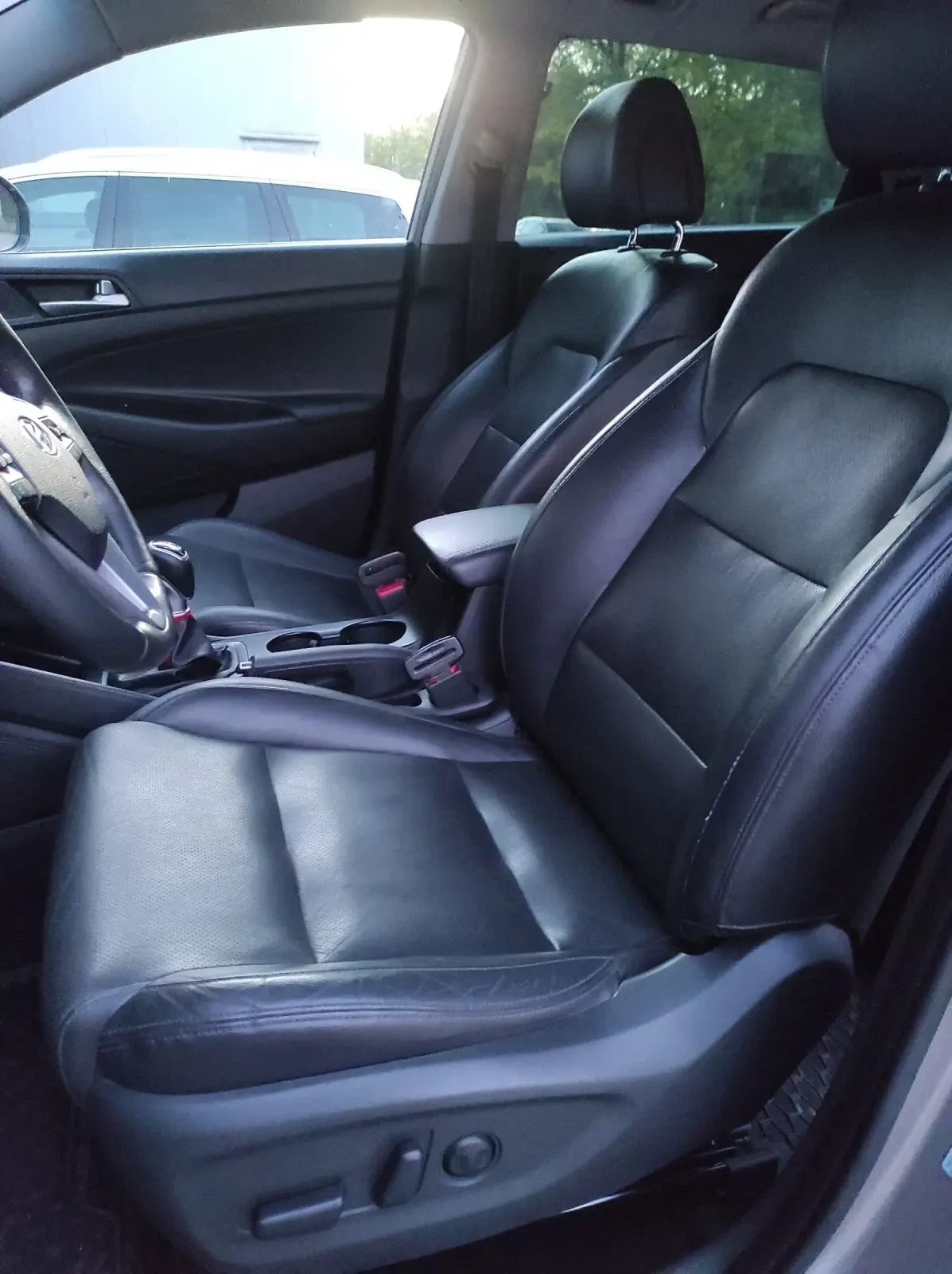 Hyundai Tucson 184p.s., снимка 14 - Автомобили и джипове - 54304381