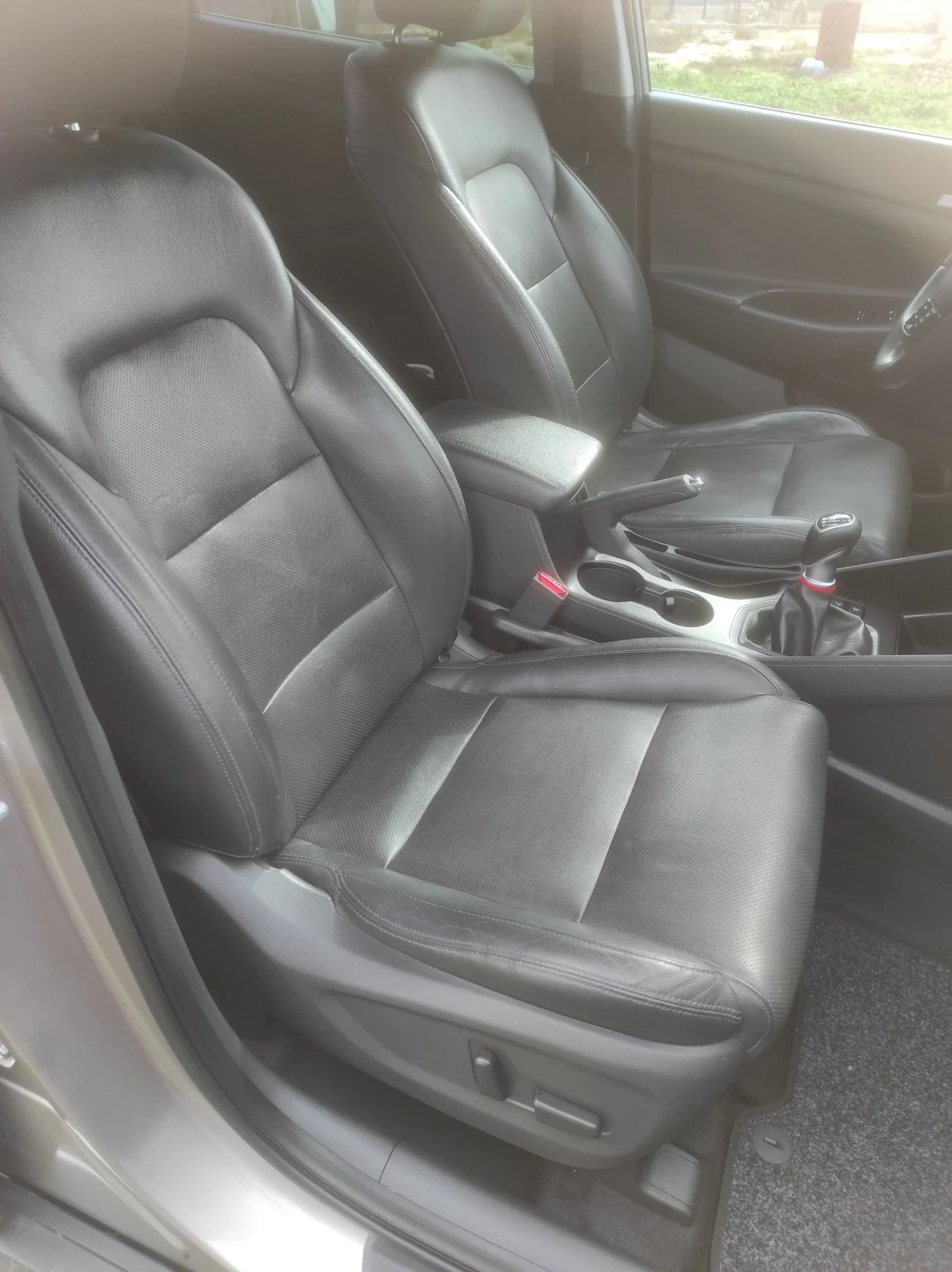 Hyundai Tucson 184p.s., снимка 11 - Автомобили и джипове - 54304381