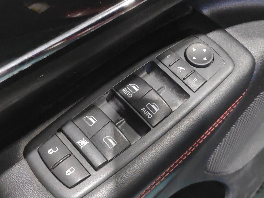 Jeep Grand cherokee Laredo * 4WD * АвтоКредит* (ЦЕНА ДО БГ), снимка 14 - Автомобили и джипове - 54549586