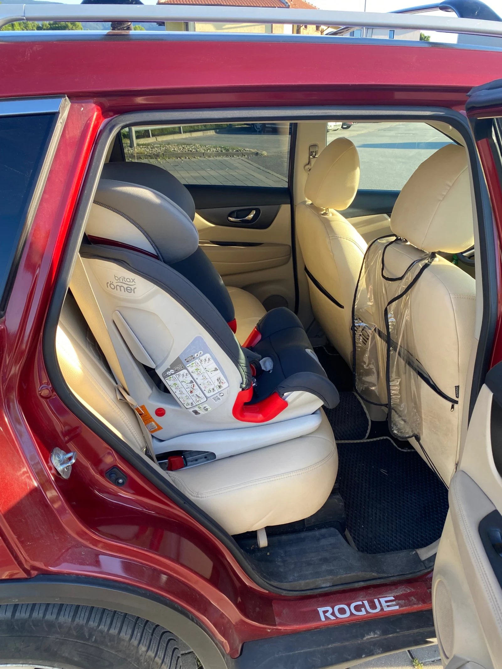 Nissan Rogue SV, снимка 7 - Автомобили и джипове - 54906171