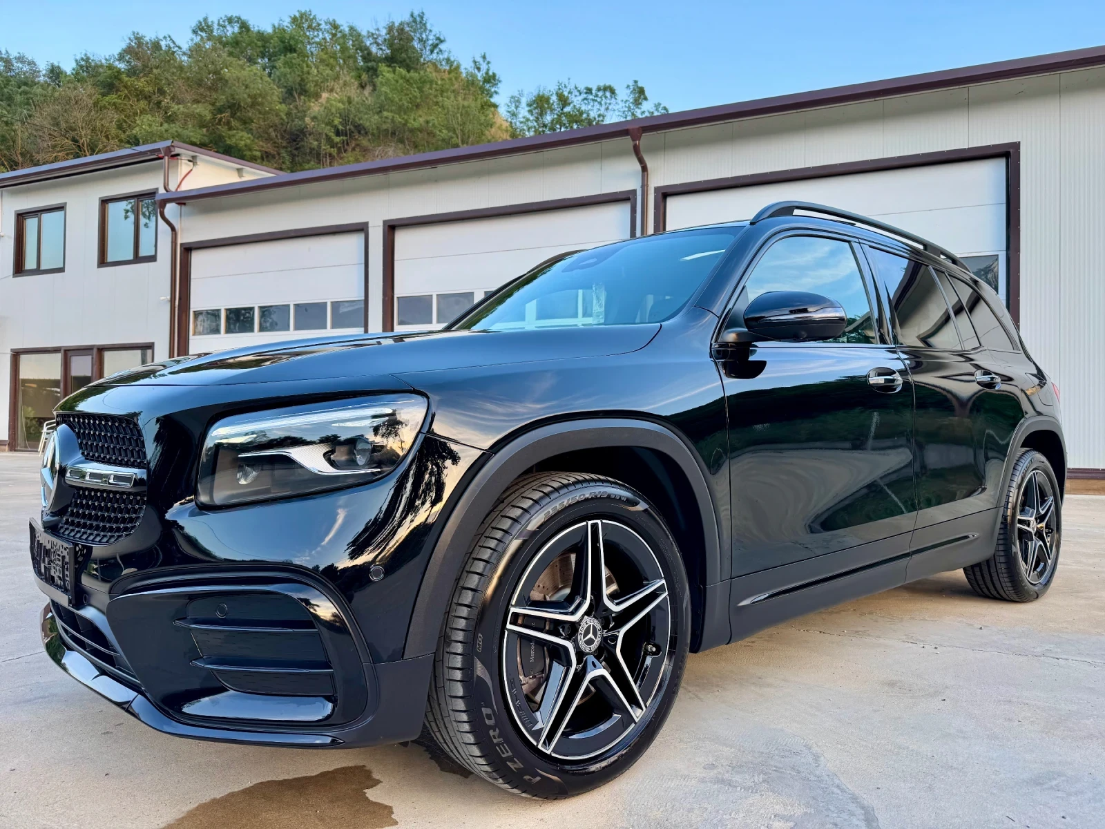 Mercedes-Benz GLB 220 * FACE* 4-Matic* AMG* FULL-MAX* TOP* , снимка 3 - Автомобили и джипове - 54993771