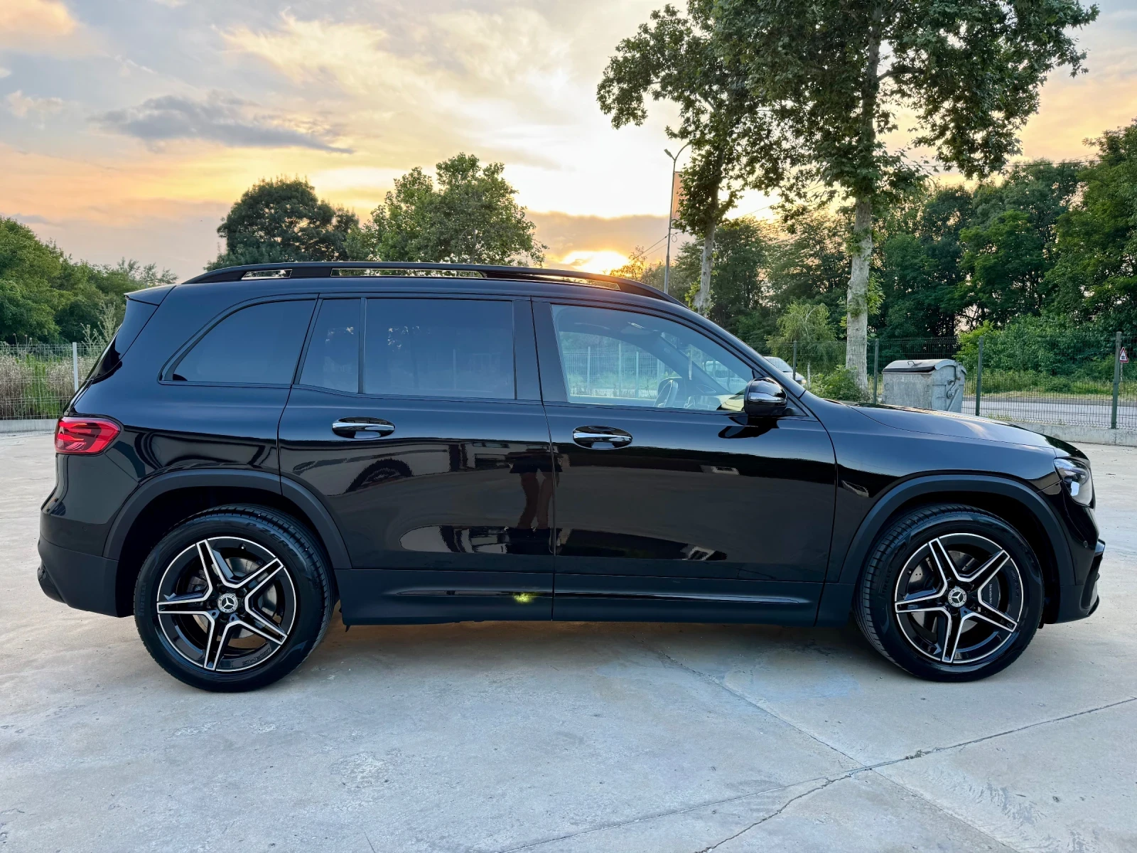 Mercedes-Benz GLB 220 * FACE* 4-Matic* AMG* FULL-MAX* TOP* , снимка 8 - Автомобили и джипове - 54993771