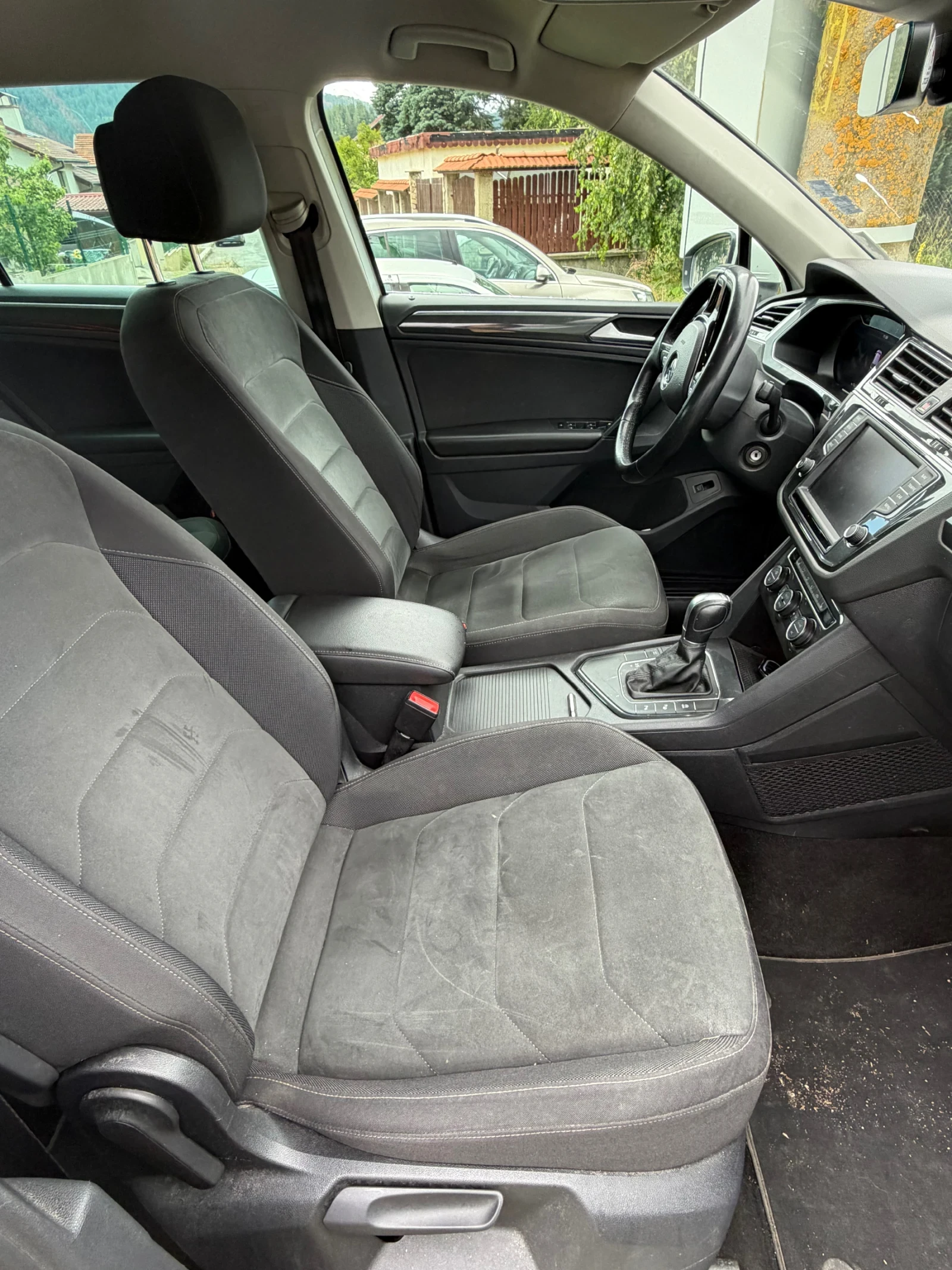 VW Tiguan 2.0 TDI, снимка 8 - Автомобили и джипове - 55412261
