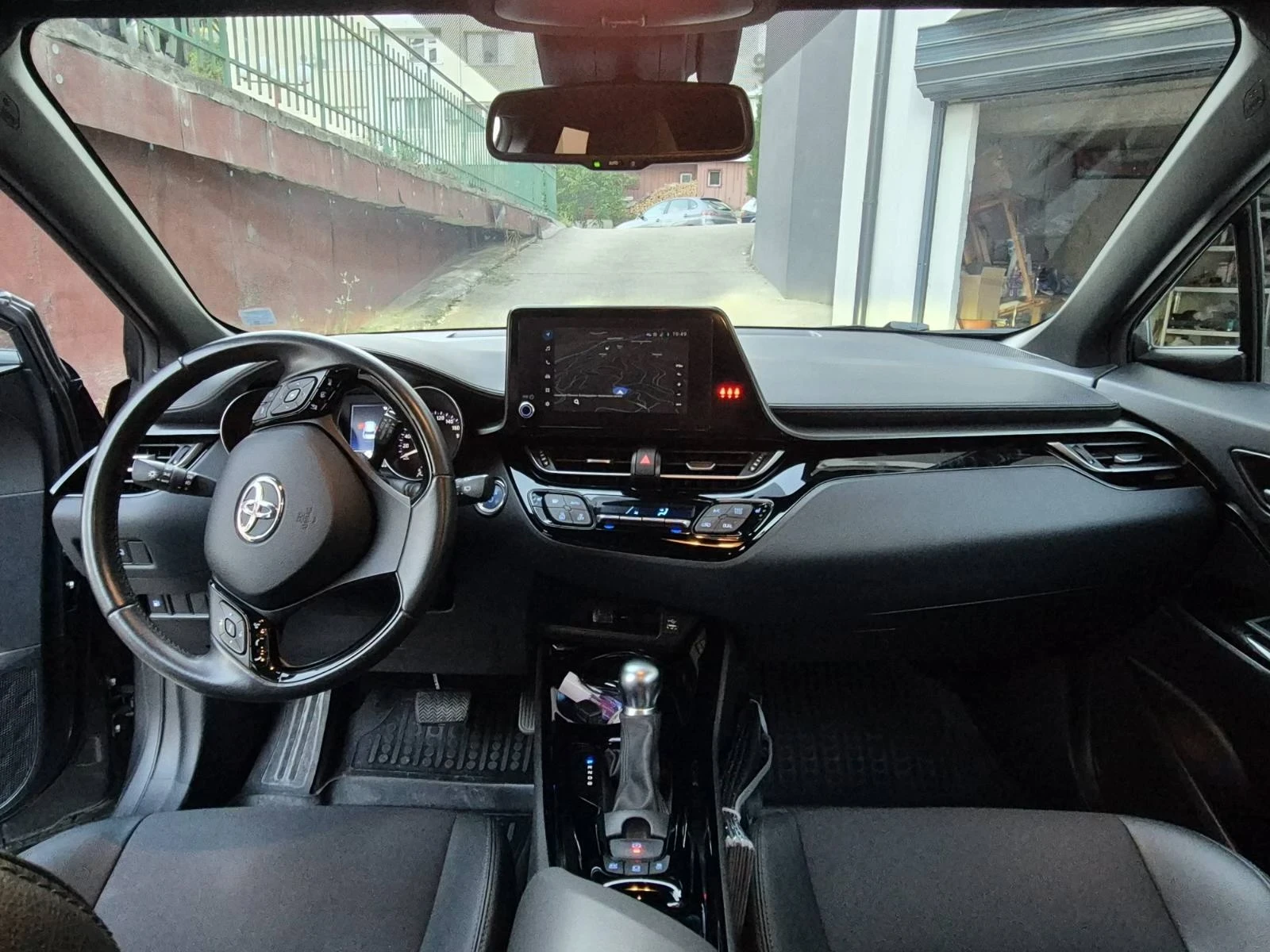 Toyota C-HR, снимка 4 - Автомобили и джипове - 55879077
