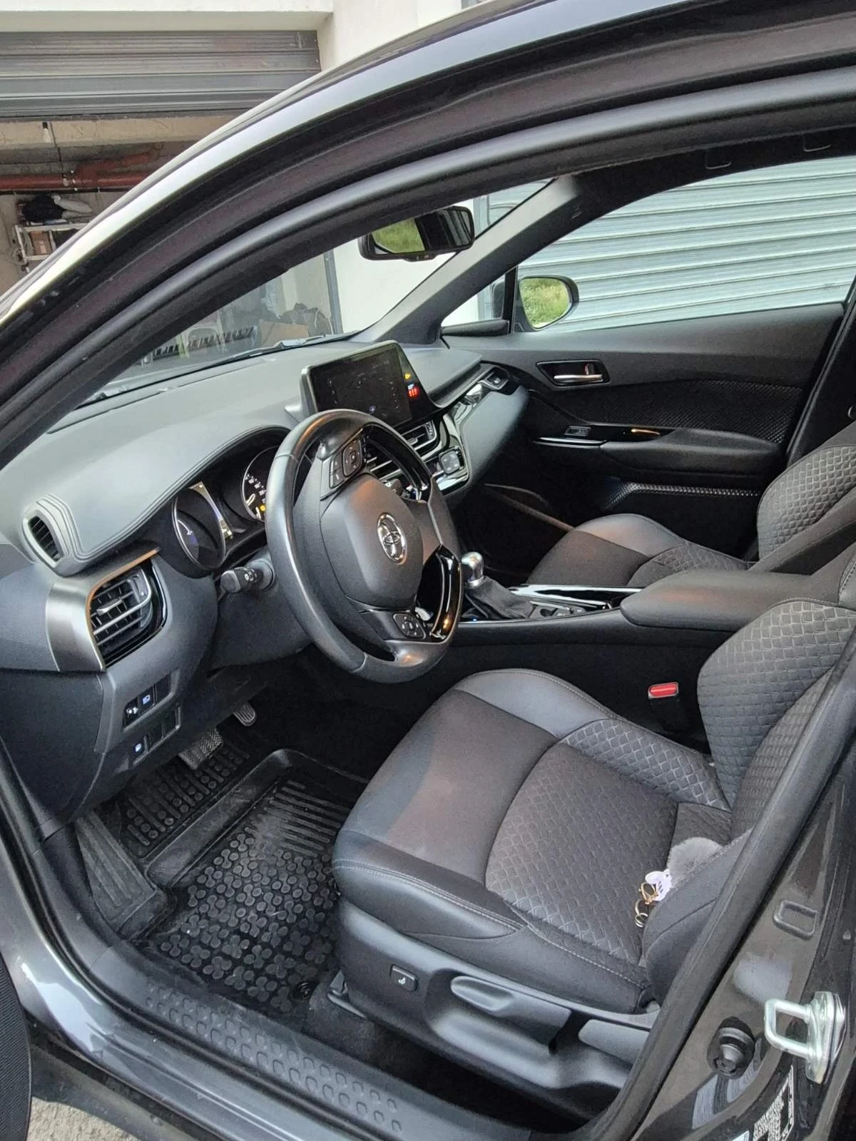 Toyota C-HR, снимка 3 - Автомобили и джипове - 55879077